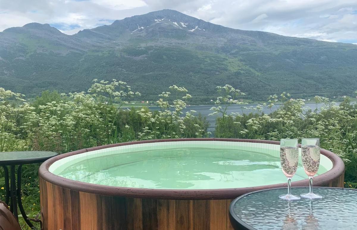 Tjeldoya Slott Hotel Hov  Luaran gambar